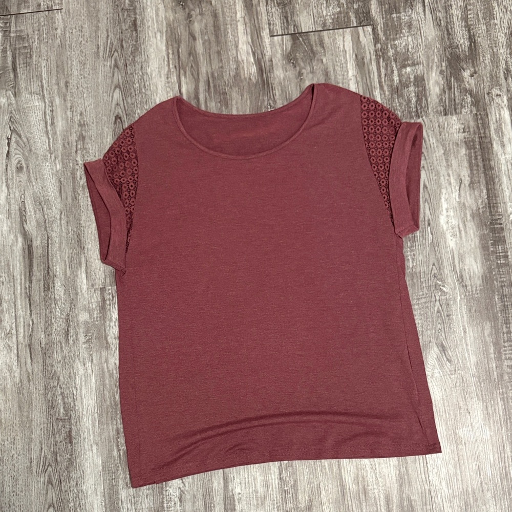 Women's Burgundy Top